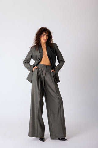 Noisette suit