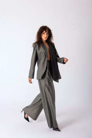 Noisette suit