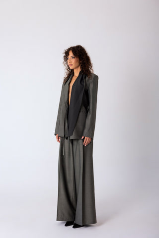 Noisette suit