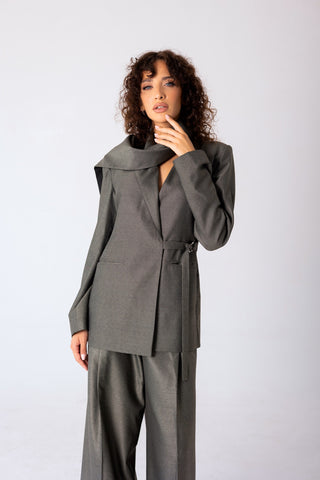 Noisette suit