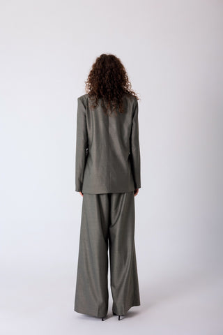 Noisette suit